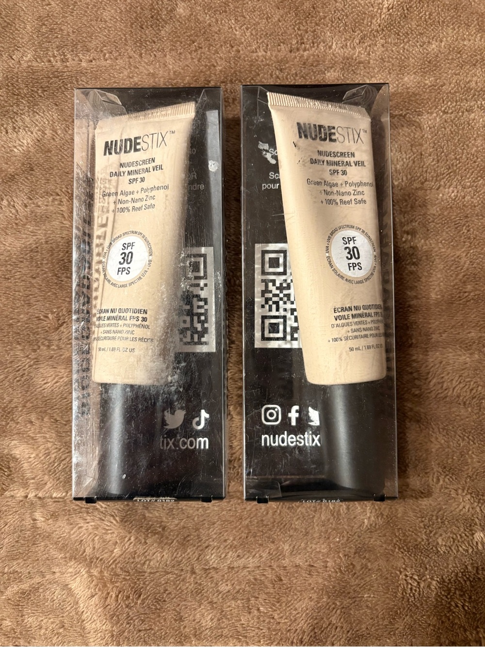 NUDESTIX Nudescreen Daily Mineral Veil SPF 30 - Black & Beige Packaging